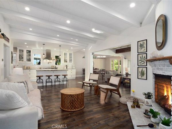 19029 Sprague Street, Tarzana, CA 91356