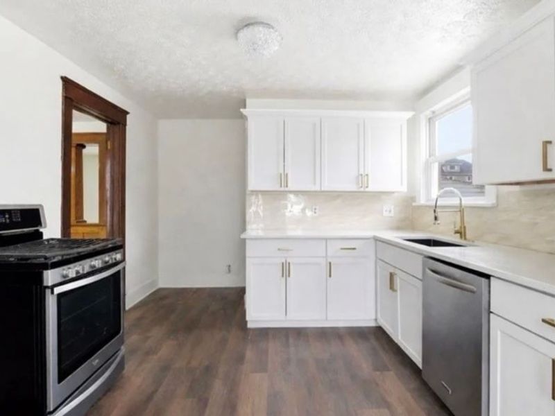 1150 W 10th Street, Lorain, OH 44052 Photo 11