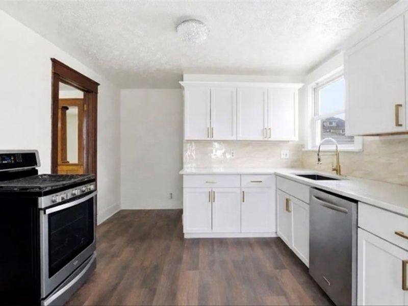 1150 W 10th Street, Lorain, OH 44052 Photo 11