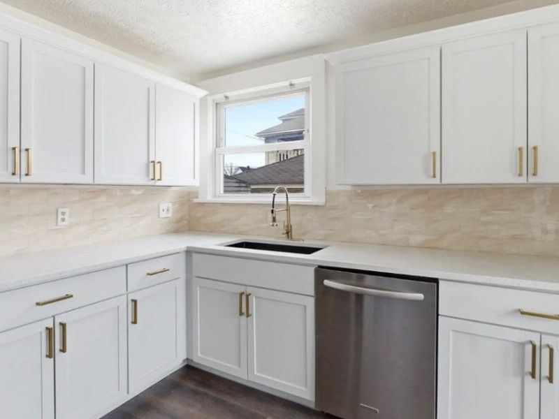 1150 W 10th Street, Lorain, OH 44052 Photo 12