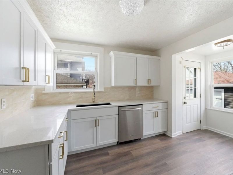 1150 W 10th Street, Lorain, OH 44052 Photo 12