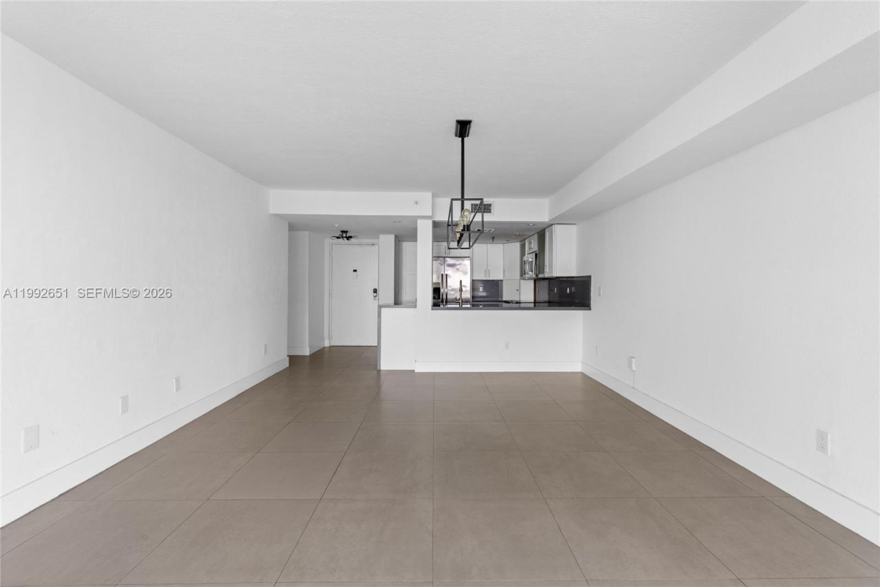 7751 NE Bayshore Ct, Unit 3A, Miami, FL 33138 Photo