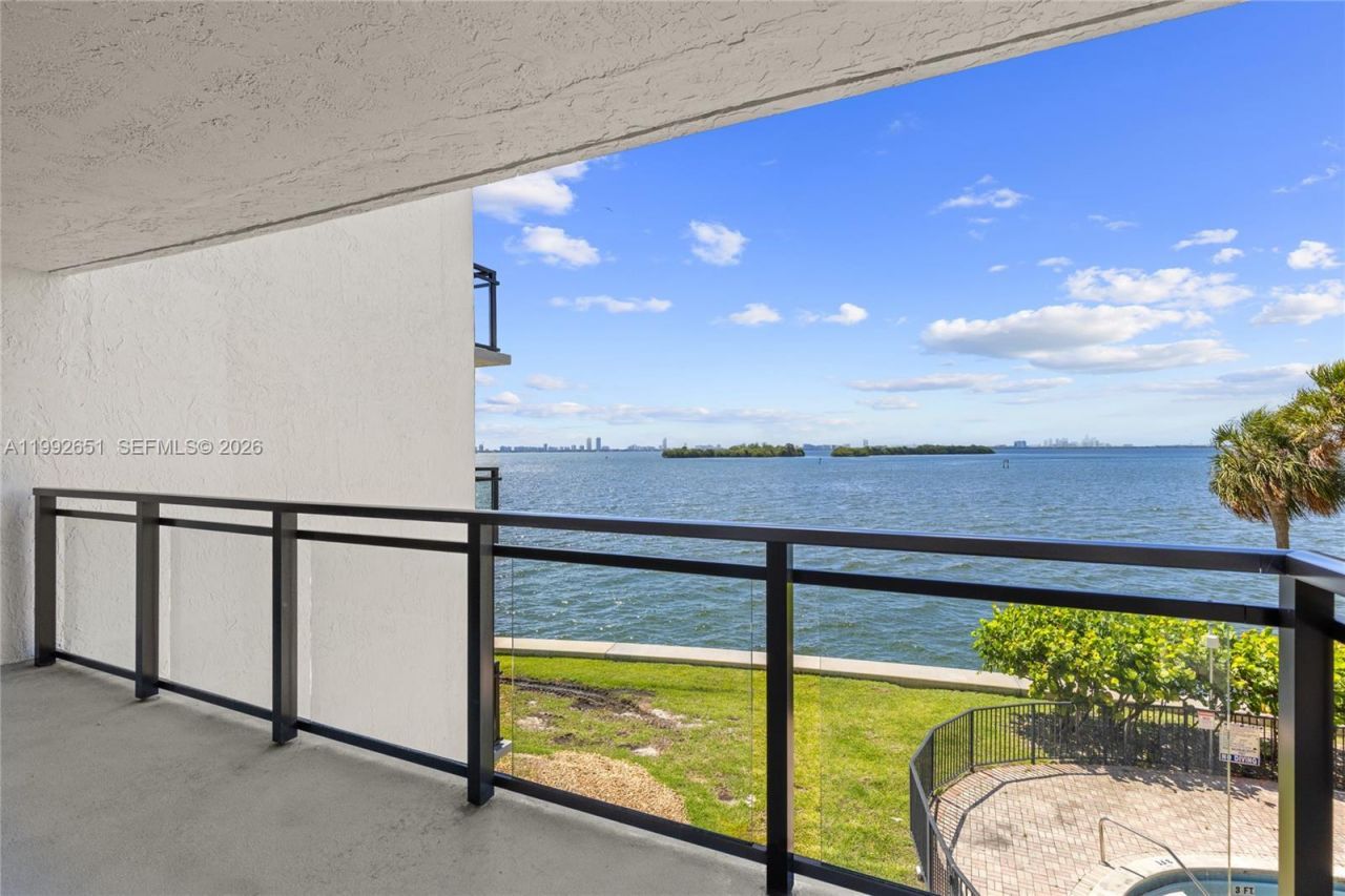 7751 NE Bayshore Ct, Unit 3A, Miami, FL 33138 Photo