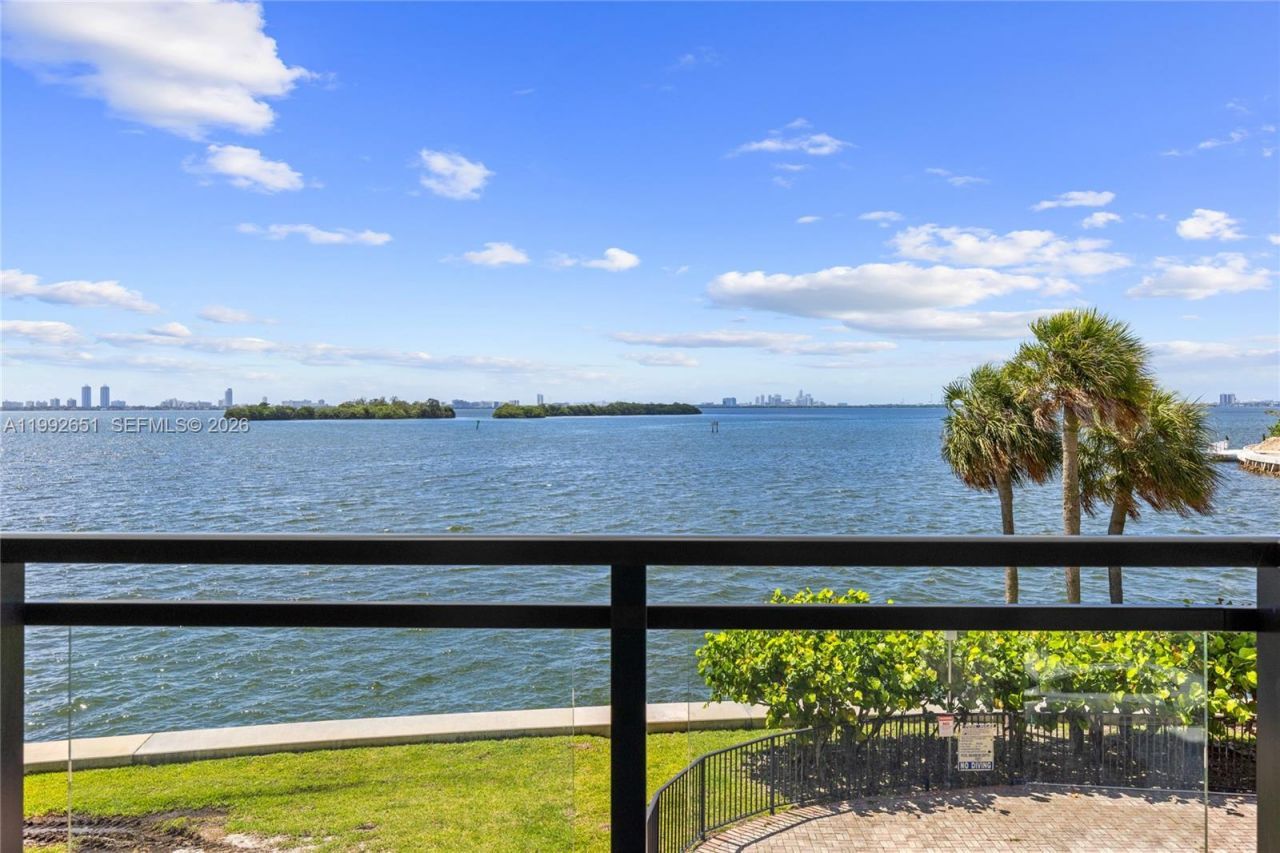 7751 NE Bayshore Ct, Unit 3A, Miami, FL 33138 Photo