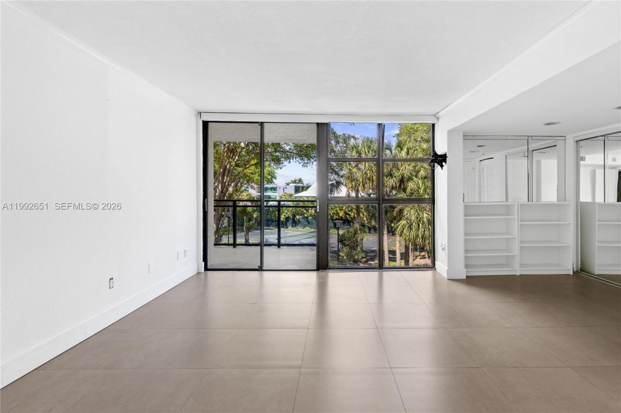 7751 NE Bayshore Ct, Unit 3A, Miami, FL 33138 Photo