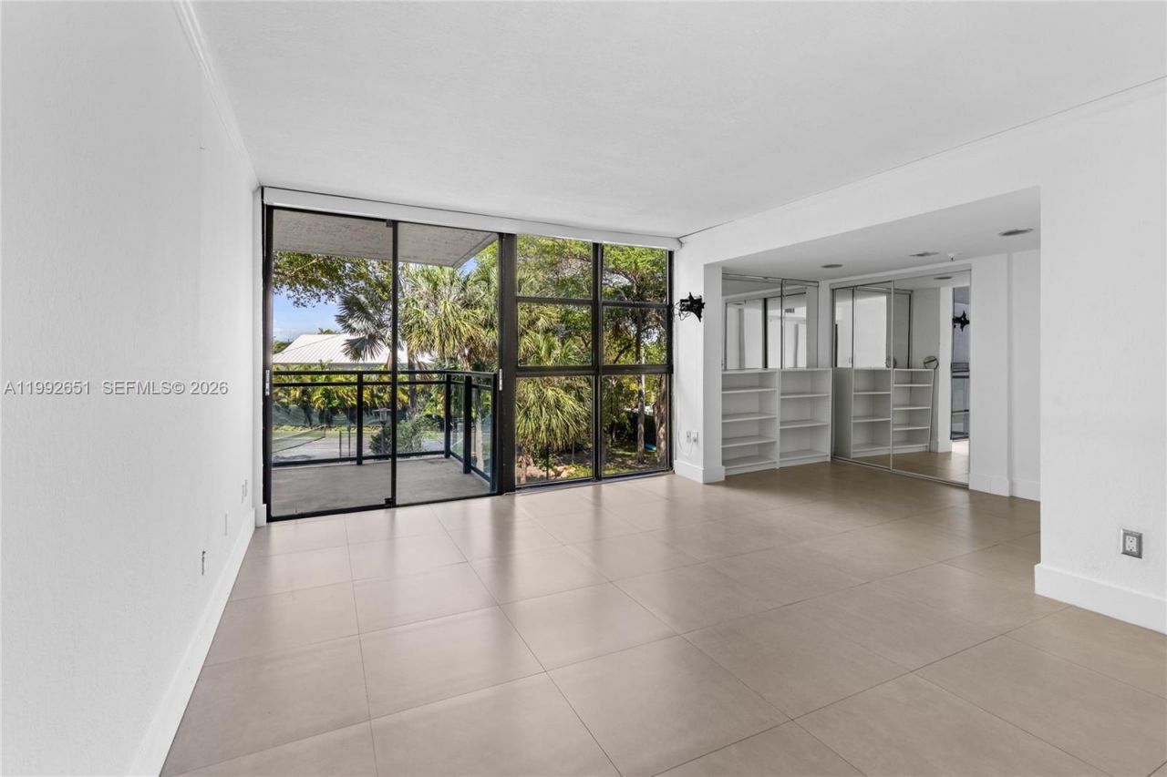 7751 NE Bayshore Ct, Unit 3A, Miami, FL 33138 Photo