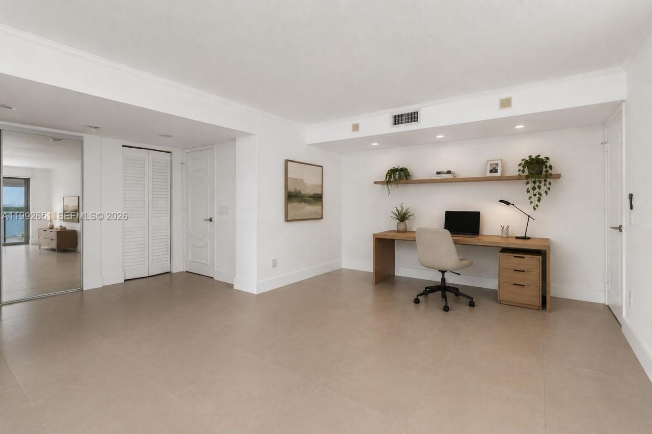 7751 NE Bayshore Ct, Unit 3A, Miami, FL 33138 Photo