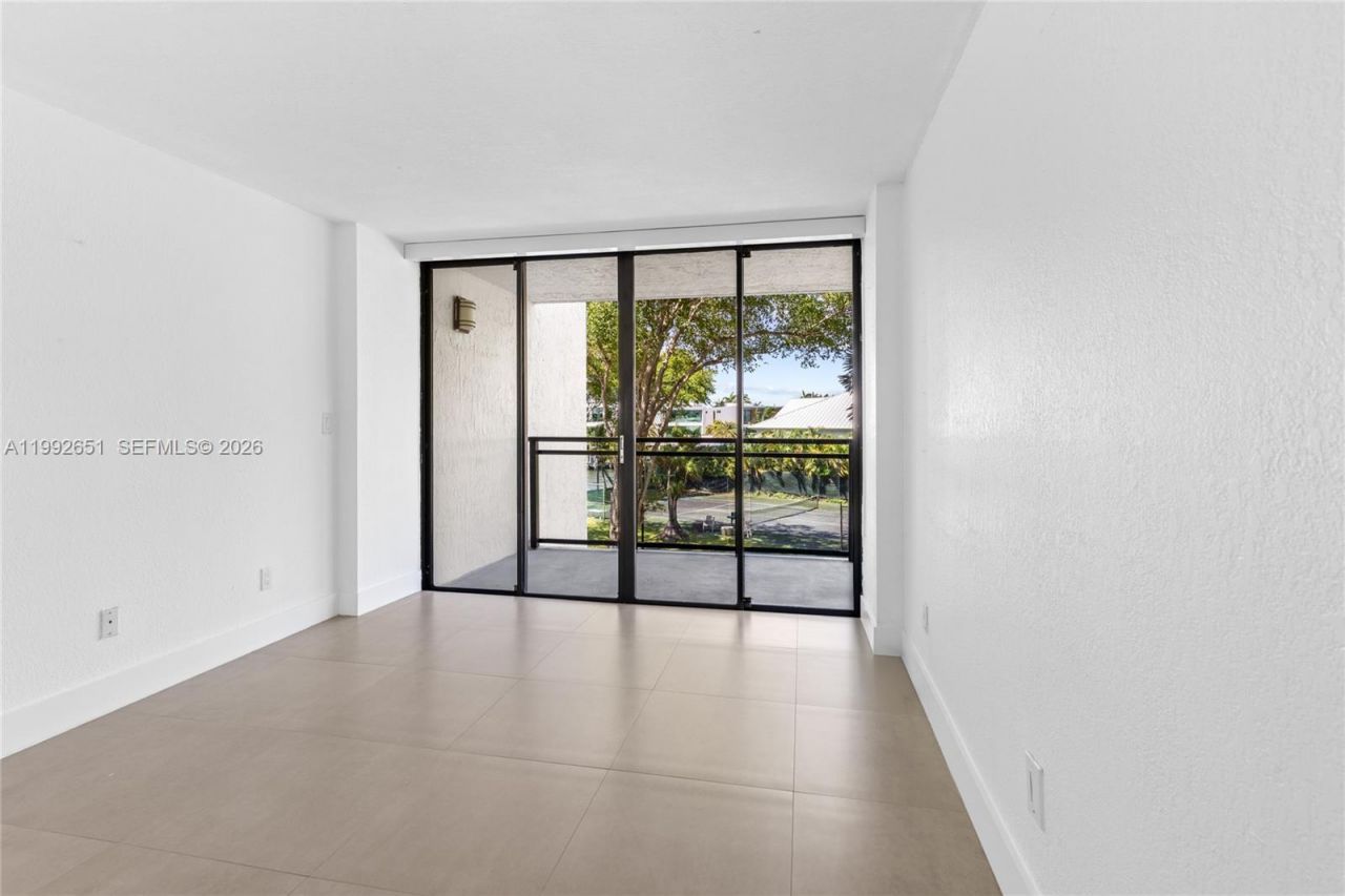 7751 NE Bayshore Ct, Unit 3A, Miami, FL 33138 Photo