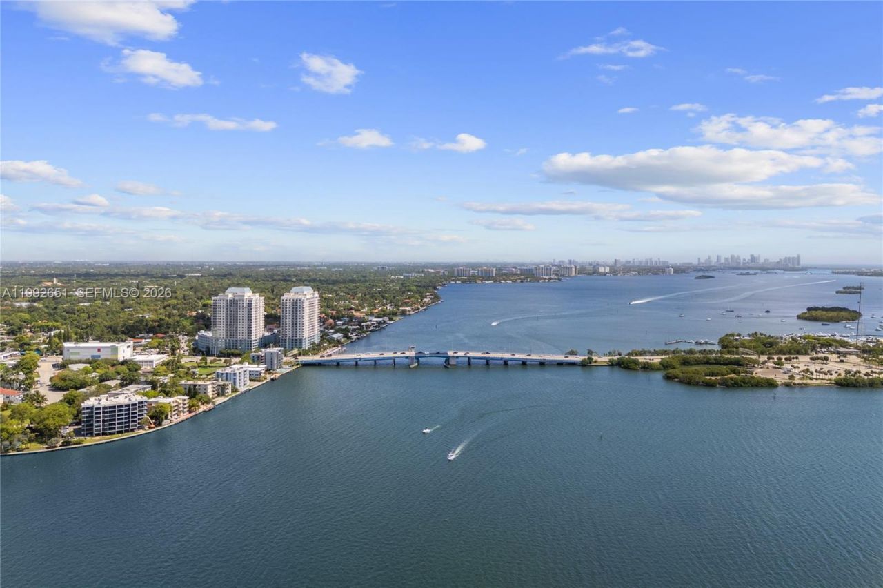 7751 NE Bayshore Ct, Unit 3A, Miami, FL 33138 Photo