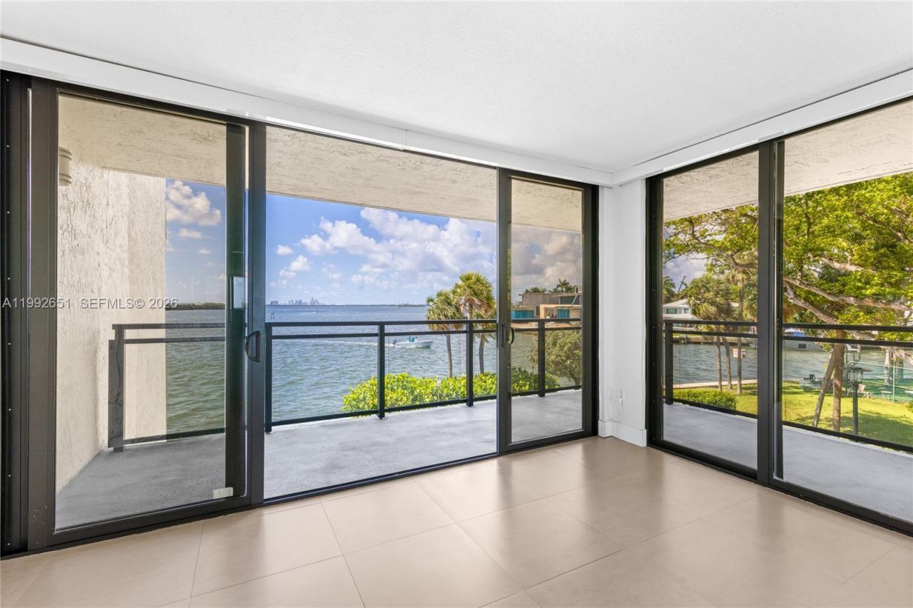 7751 NE Bayshore Ct, Unit 3A, Miami, FL 33138 Photo