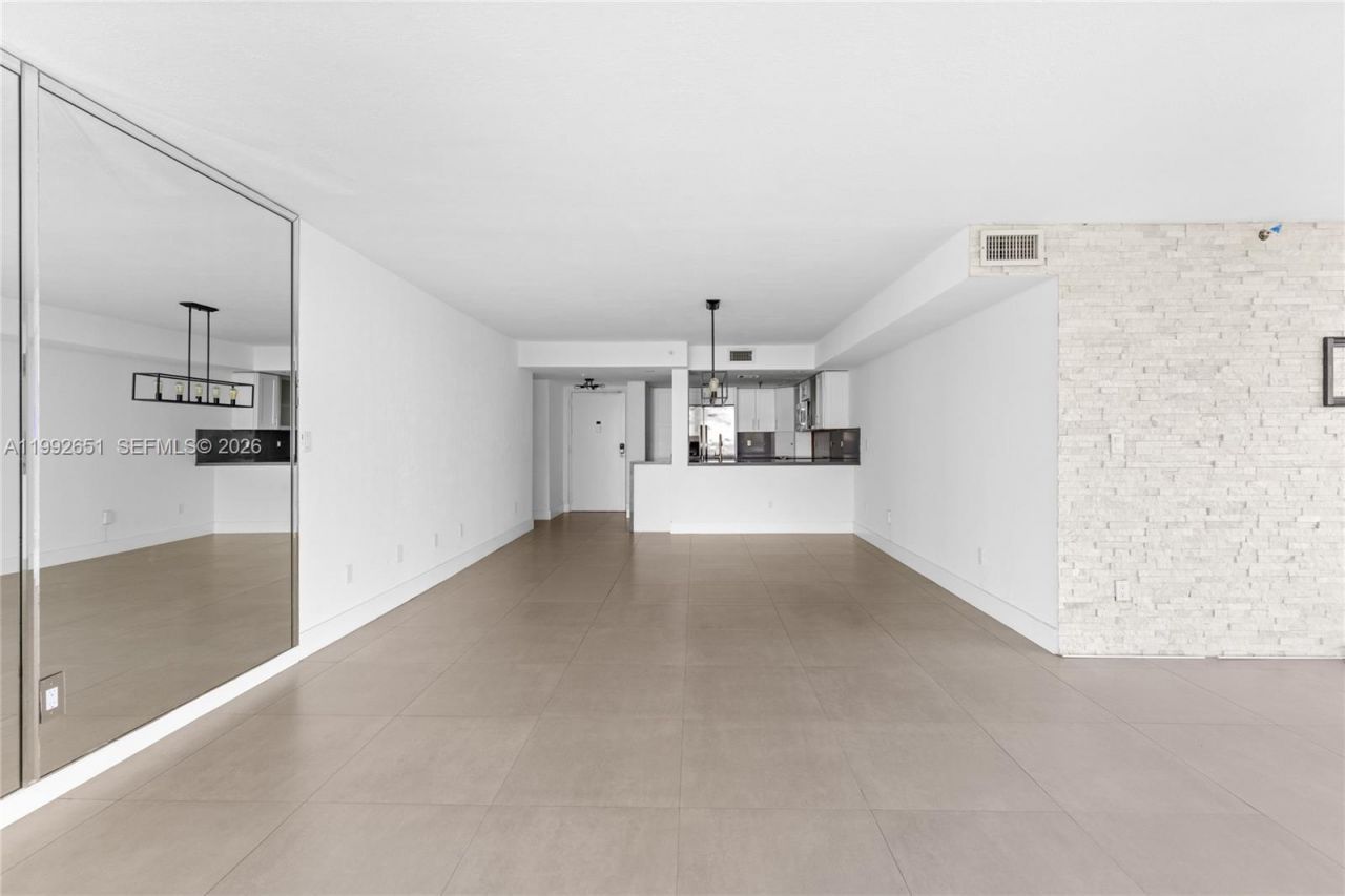 7751 NE Bayshore Ct, Unit 3A, Miami, FL 33138 Photo