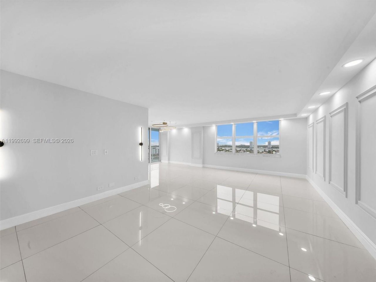 301 174th St, Unit 2004, Sunny Isles Beach, FL 33160 Photo