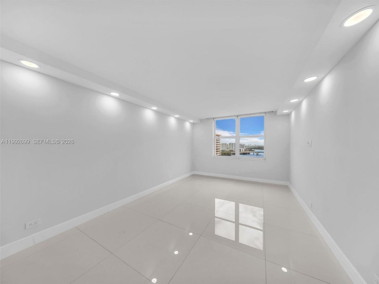 301 174th St, Unit 2004, Sunny Isles Beach, FL 33160 Photo