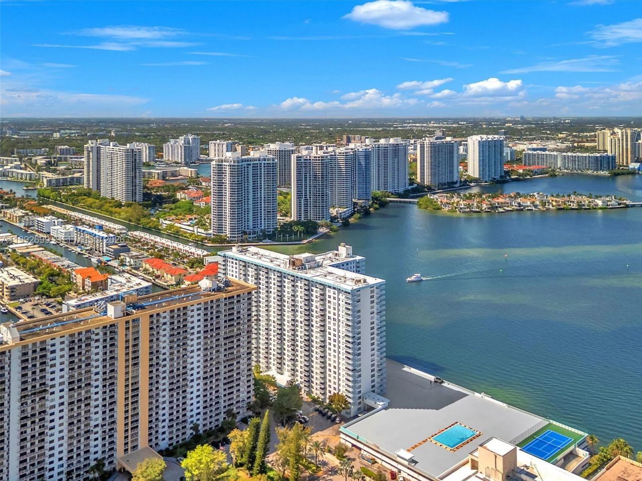 301 174th St, Unit 2004, Sunny Isles Beach, FL 33160 Photo