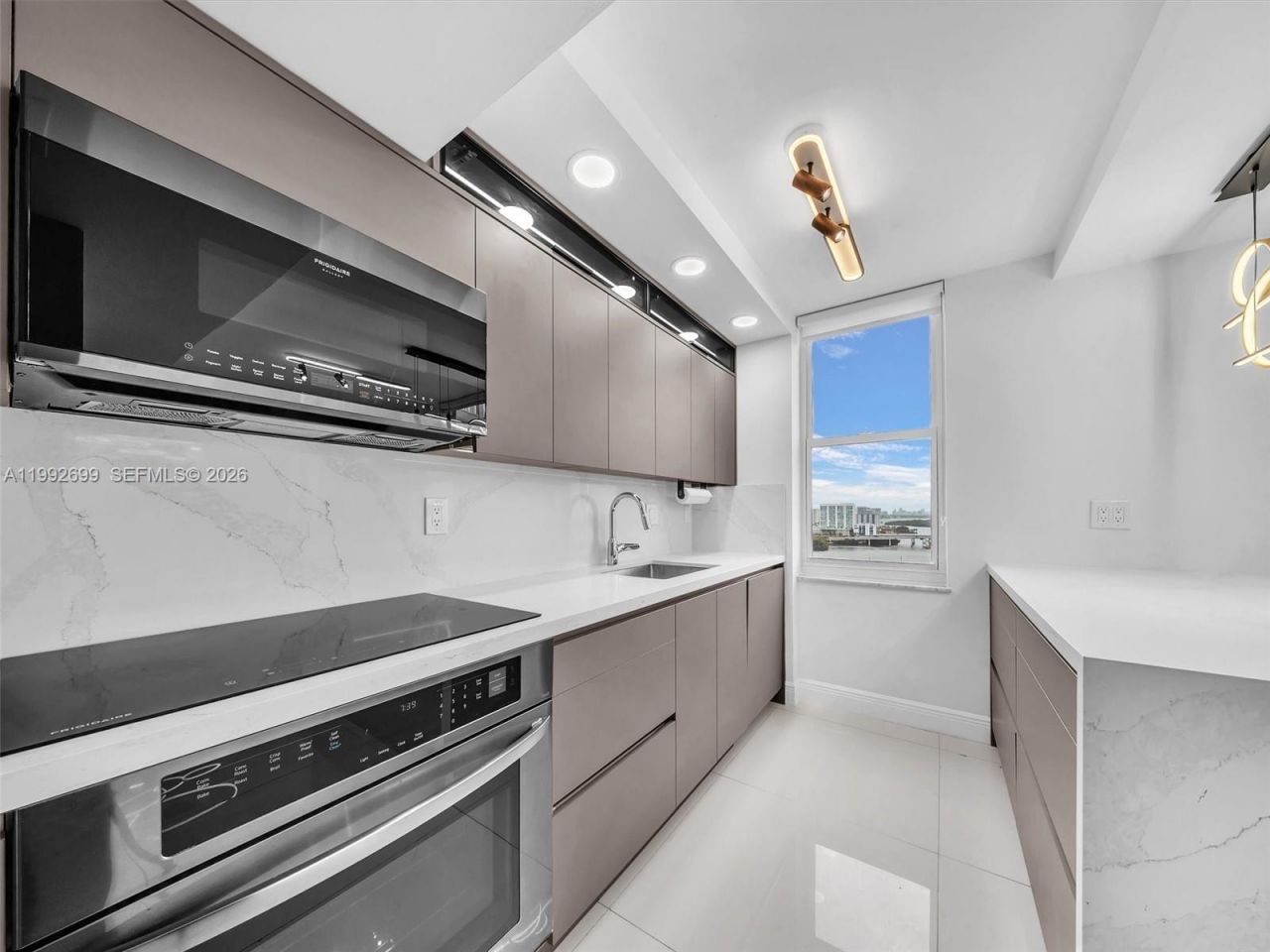 301 174th St, Unit 2004, Sunny Isles Beach, FL 33160 Photo