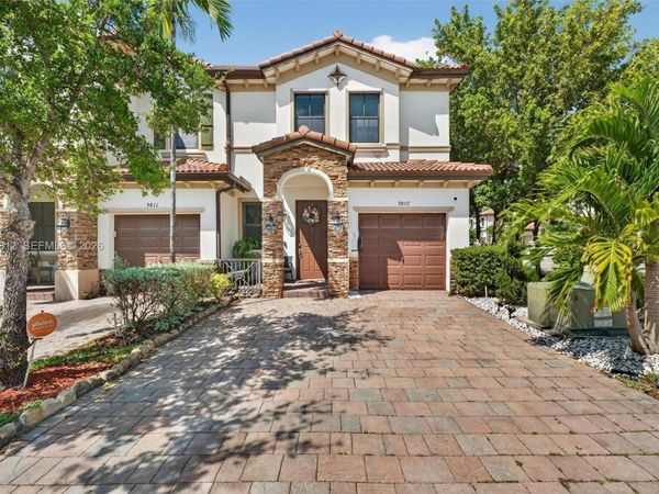 9807 NW 88th Ter, Doral, FL 33178