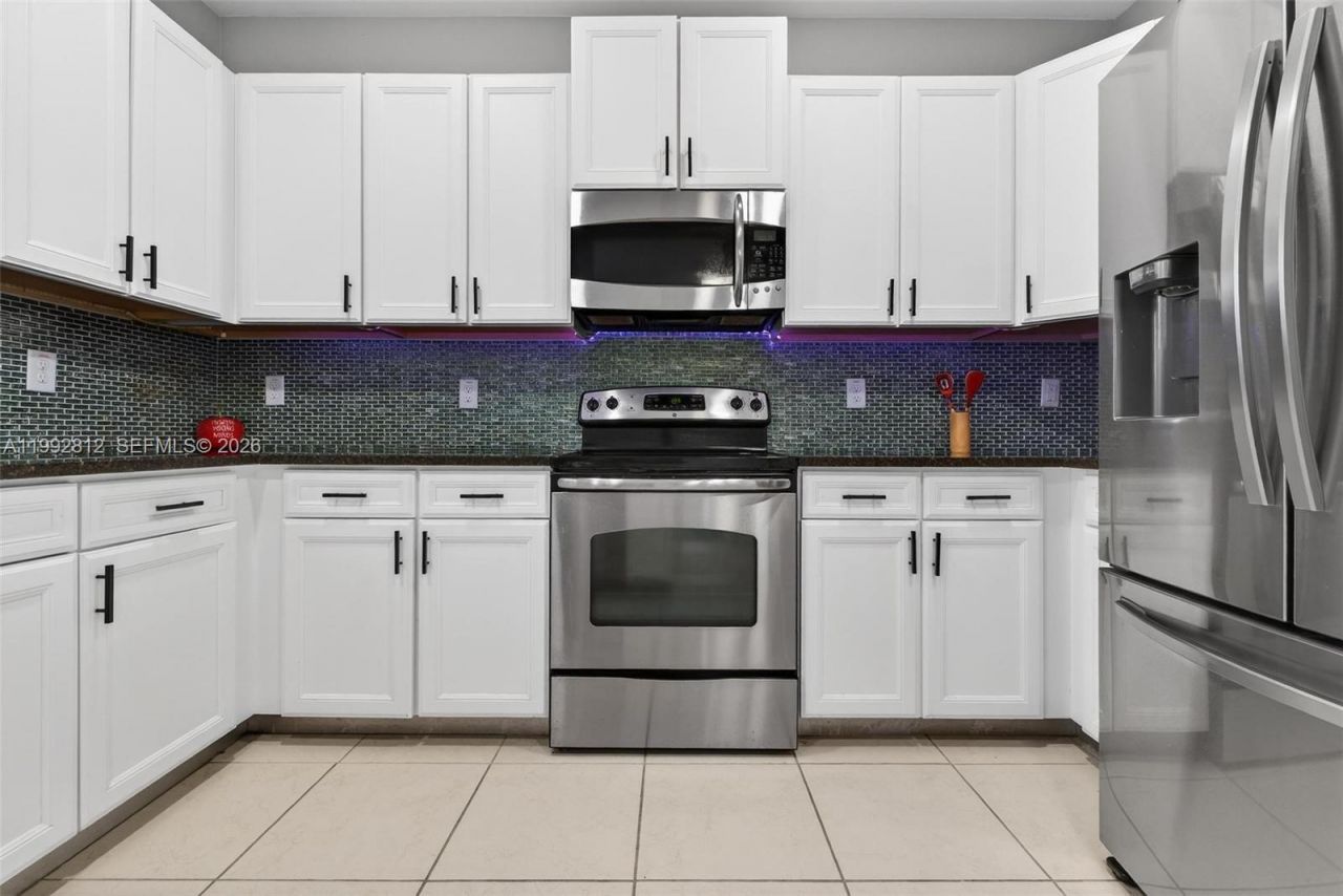 9807 NW 88th Ter, Doral, FL 33178 Photo