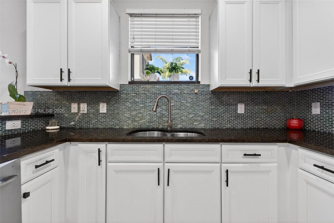 9807 NW 88th Ter, Doral, FL 33178 Photo