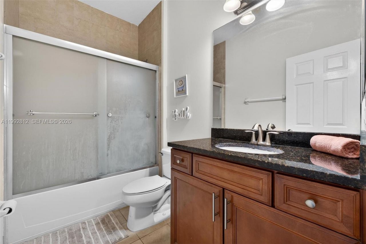 9807 NW 88th Ter, Doral, FL 33178 Photo