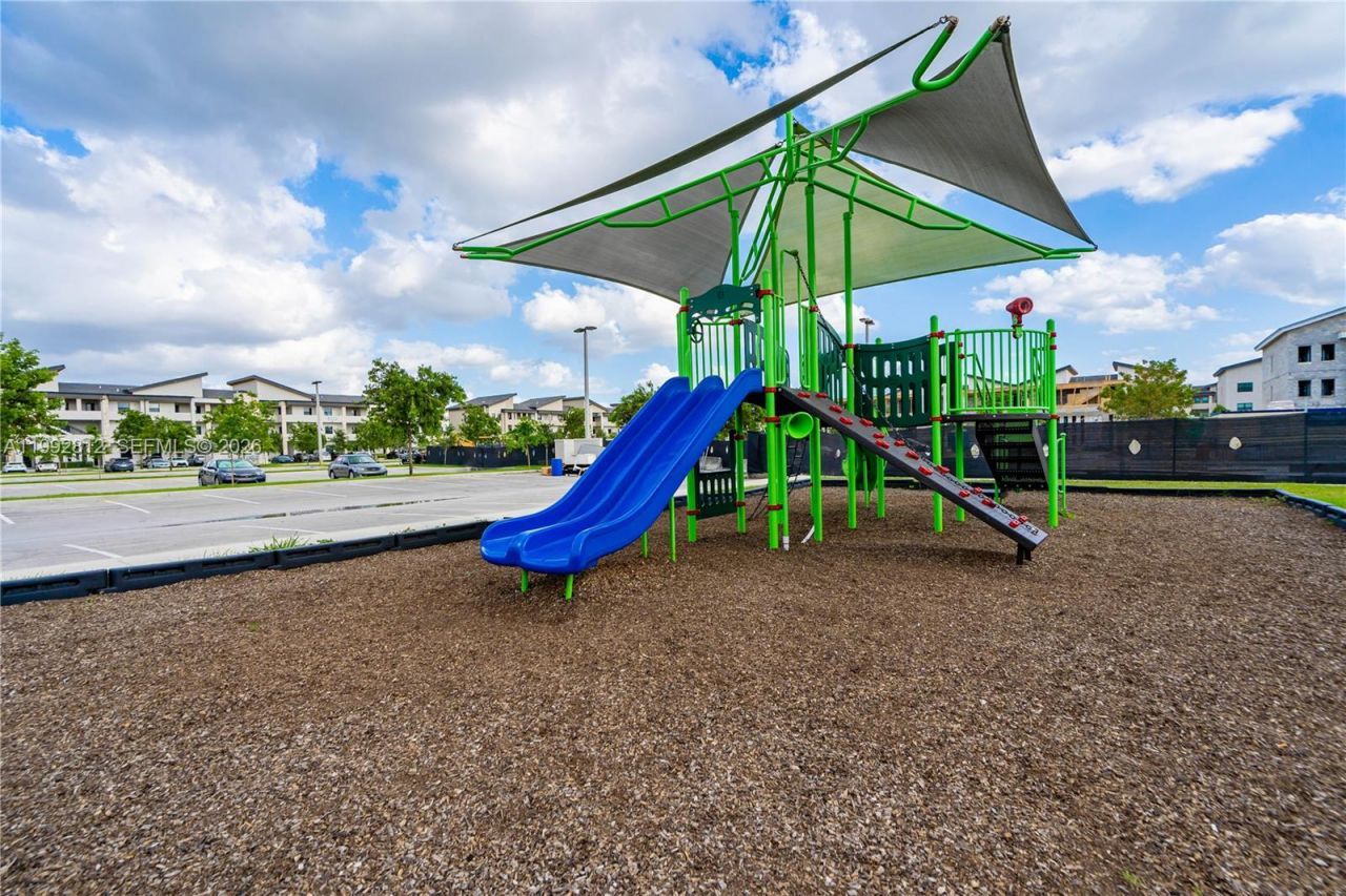 9807 NW 88th Ter, Doral, FL 33178 Photo