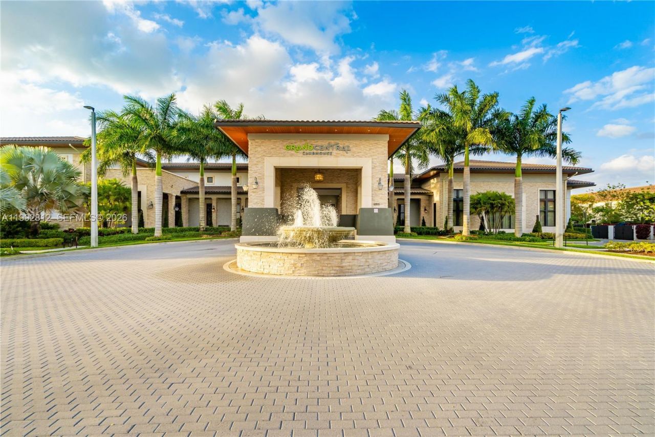 9807 NW 88th Ter, Doral, FL 33178 Photo