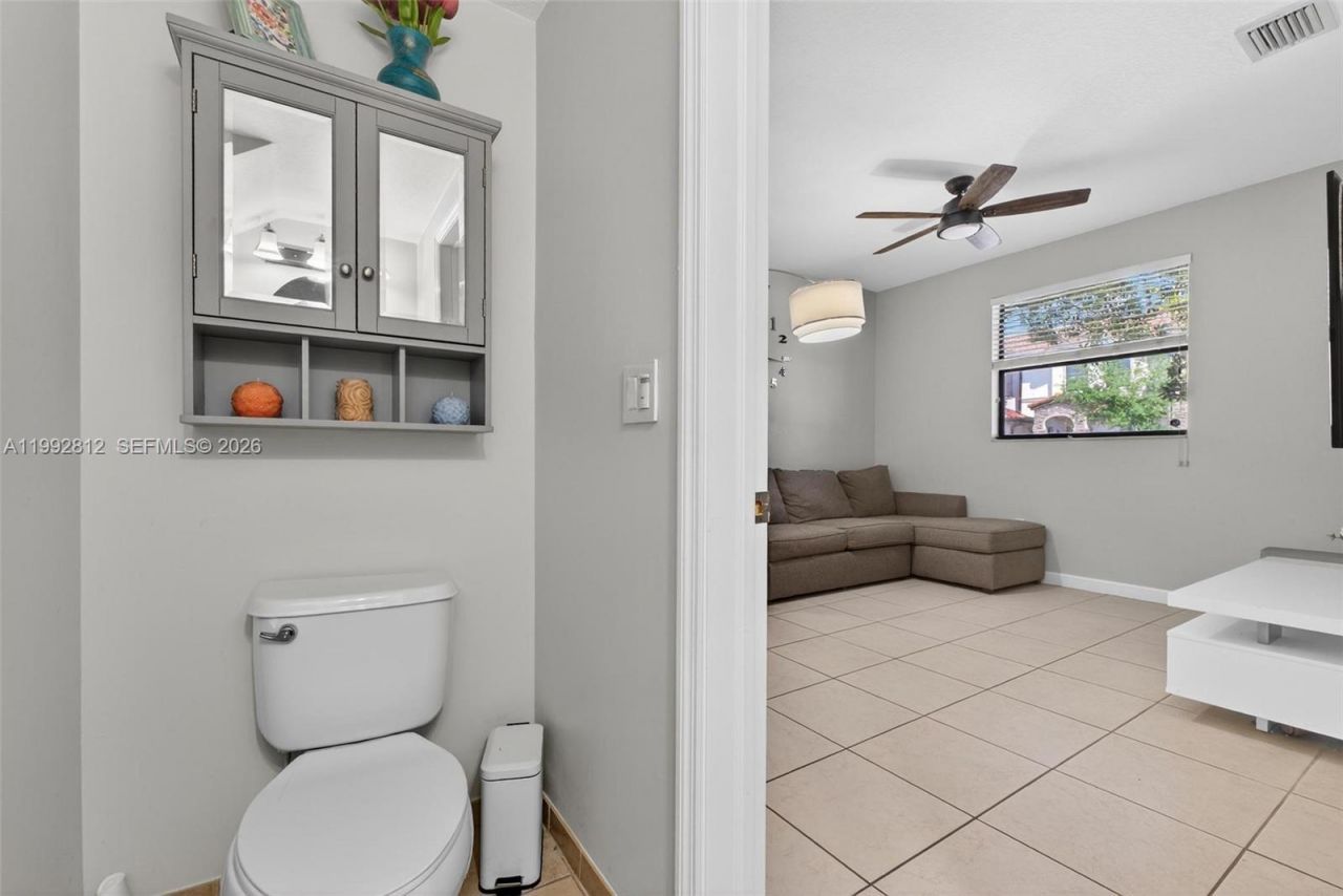 9807 NW 88th Ter, Doral, FL 33178 Photo