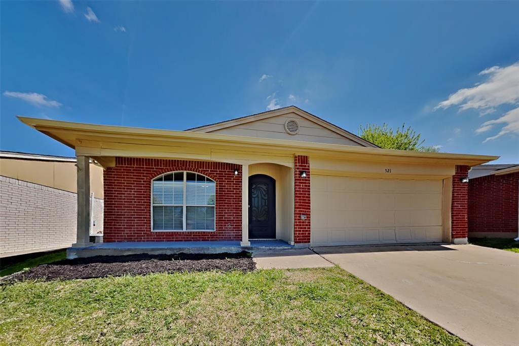 521 Hollyberry Drive, Mansfield, TX 76063 Main Photo