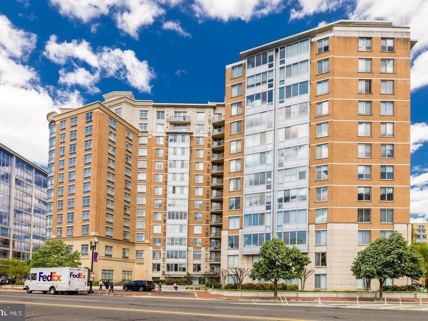 555 Massachusetts Avenue Nw, Unit 807, Washington, DC 20001 Main Photo