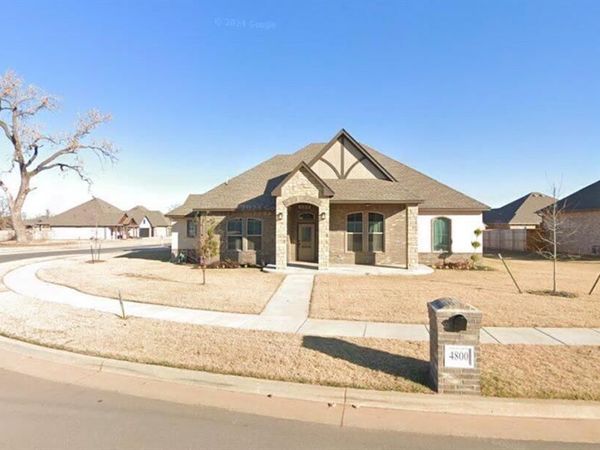 4800 Hambletonian Lane, Mustang, OK 73064