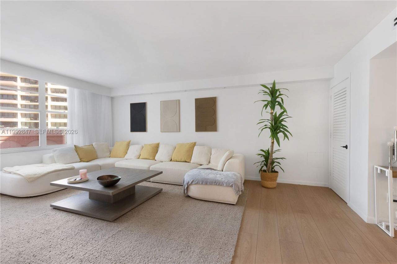 5161 Collins Ave, Unit 410, Miami Beach, FL 33140 Photo