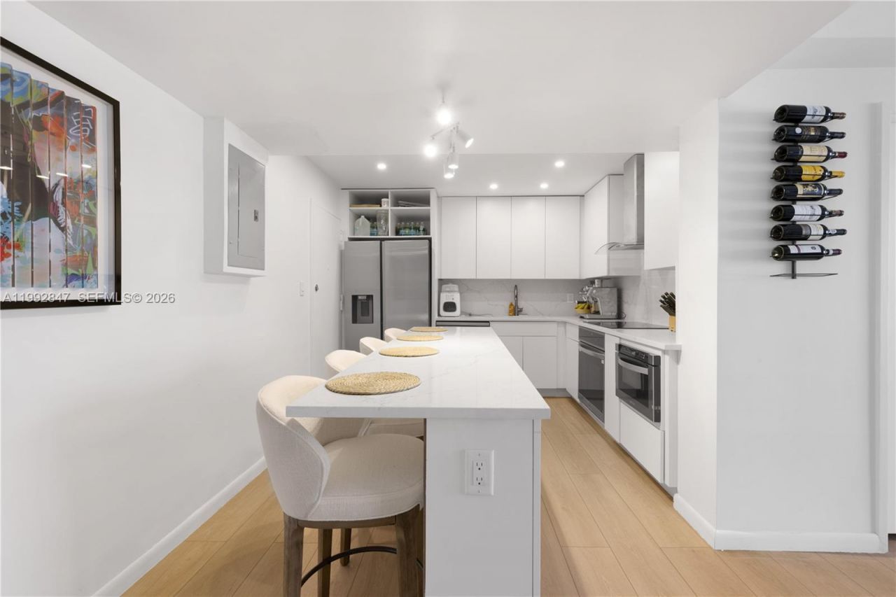 5161 Collins Ave, Unit 410, Miami Beach, FL 33140 Photo