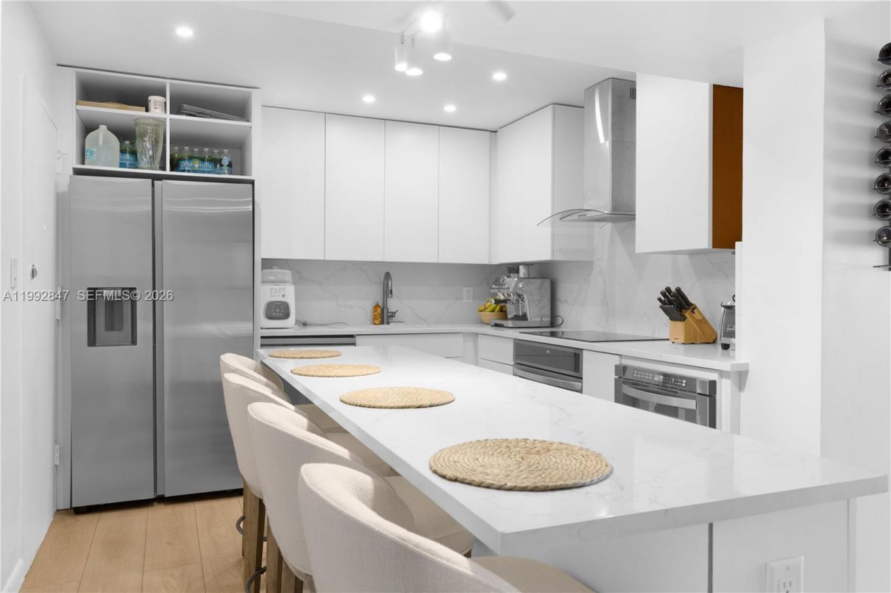 5161 Collins Ave, Unit 410, Miami Beach, FL 33140 Photo