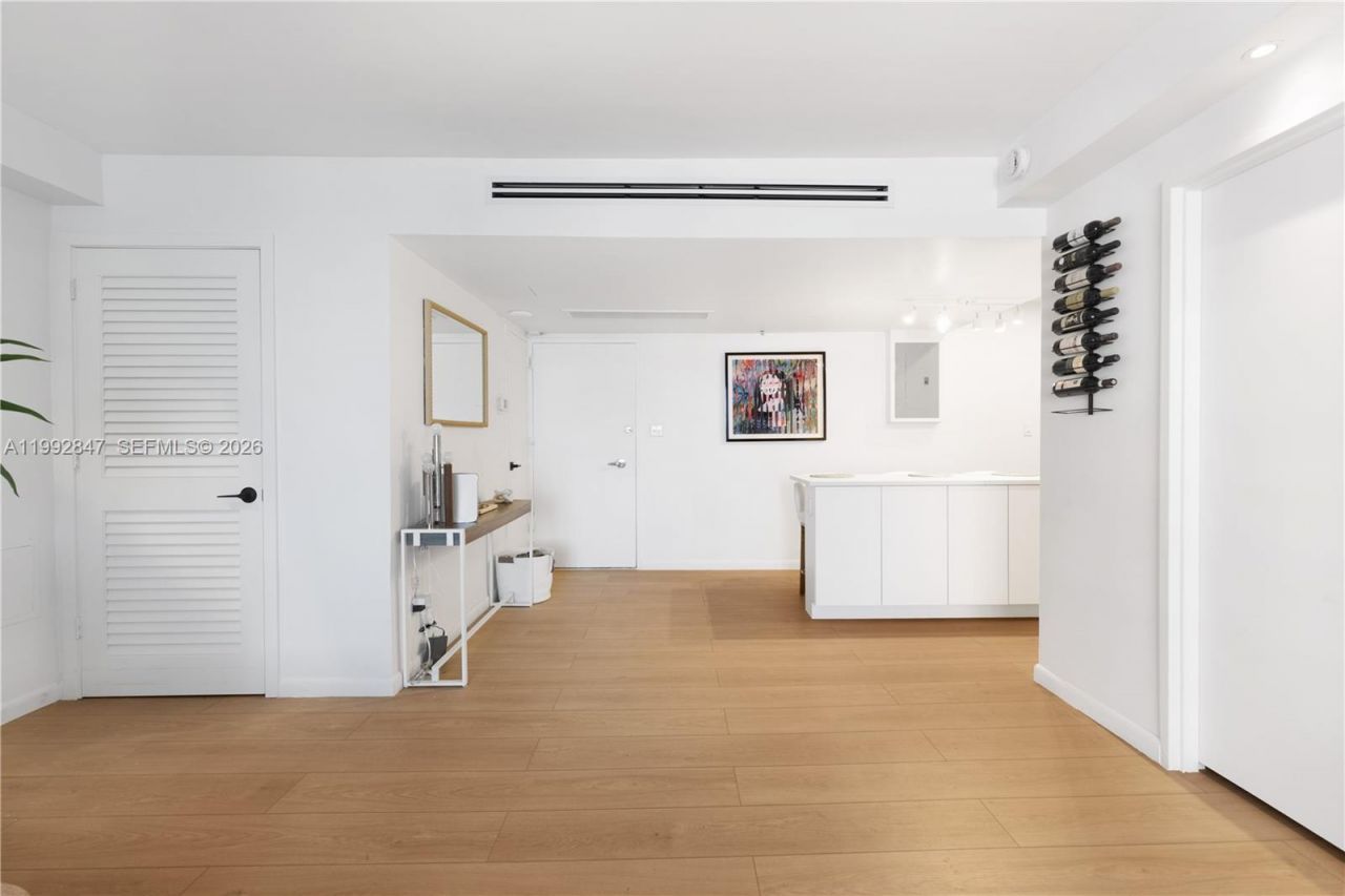 5161 Collins Ave, Unit 410, Miami Beach, FL 33140 Photo