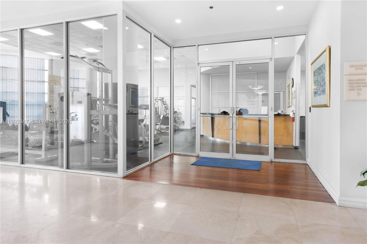 5161 Collins Ave, Unit 410, Miami Beach, FL 33140 Photo