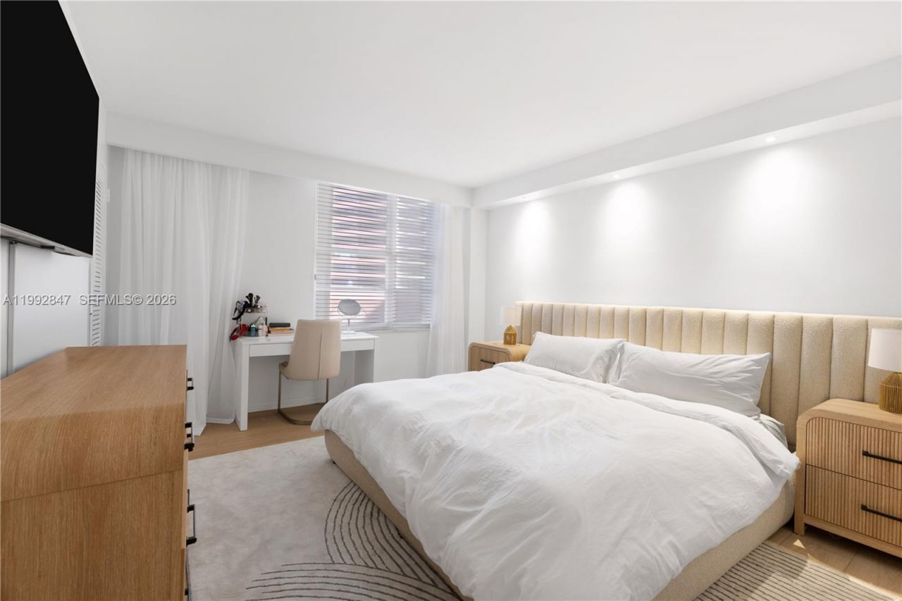 5161 Collins Ave, Unit 410, Miami Beach, FL 33140 Photo