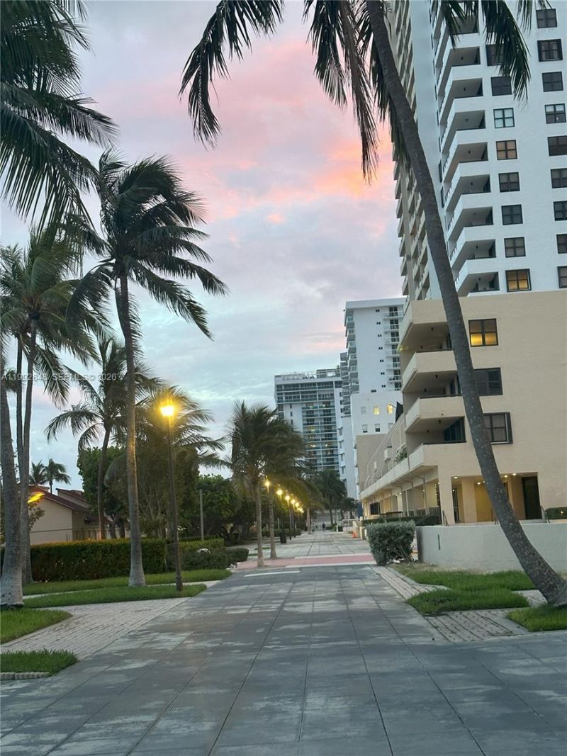 2655 Collins Ave, Unit 1204, Miami Beach, FL 33140 Photo