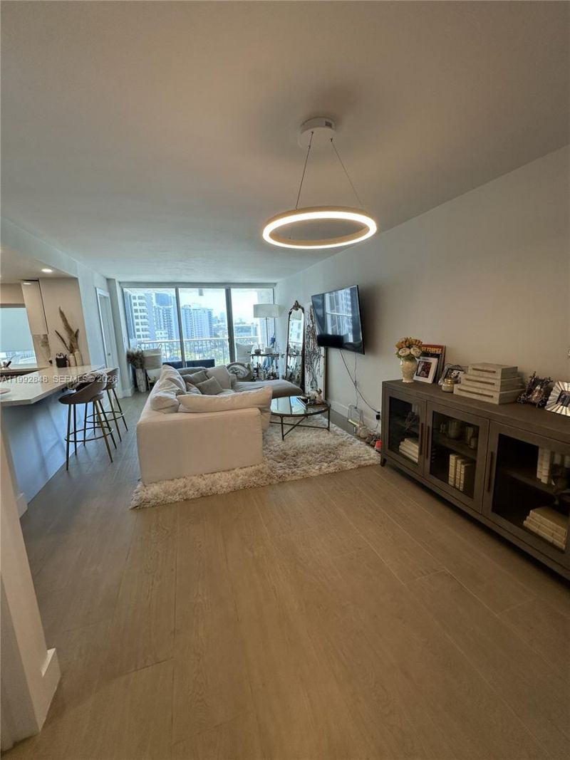 2655 Collins Ave, Unit 1204, Miami Beach, FL 33140 Photo