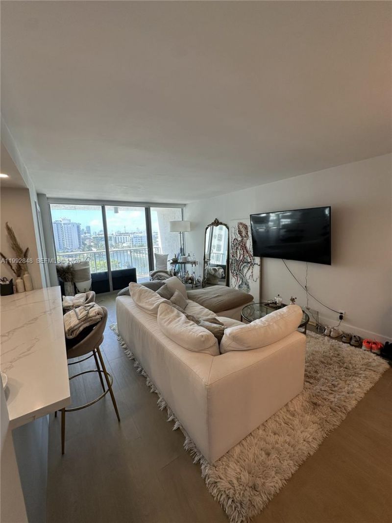 2655 Collins Ave, Unit 1204, Miami Beach, FL 33140 Photo