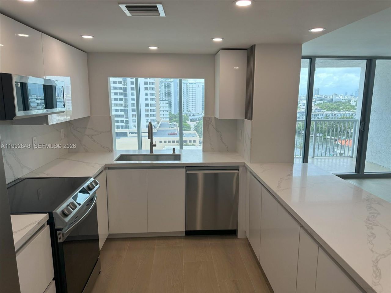 2655 Collins Ave, Unit 1204, Miami Beach, FL 33140 Photo