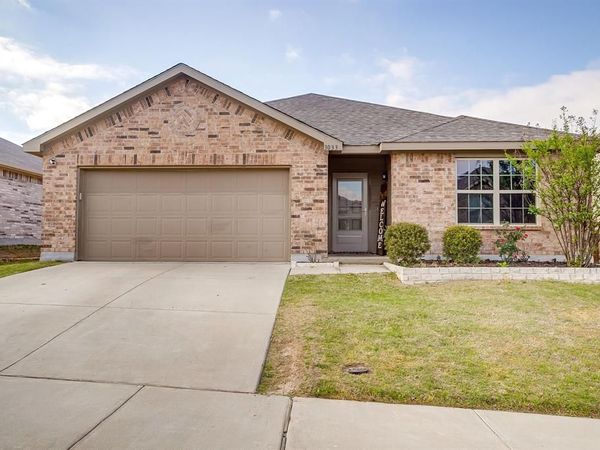 3033 Whitetail Chase Drive, Fort Worth, TX 76108