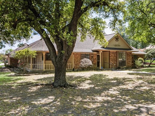 2106 Meadowview Circle, Garland, TX 75043