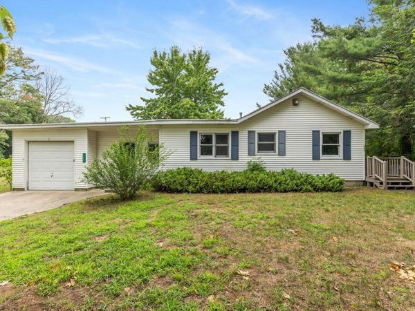 707 N Maple Street, Saugatuck, MI 49453