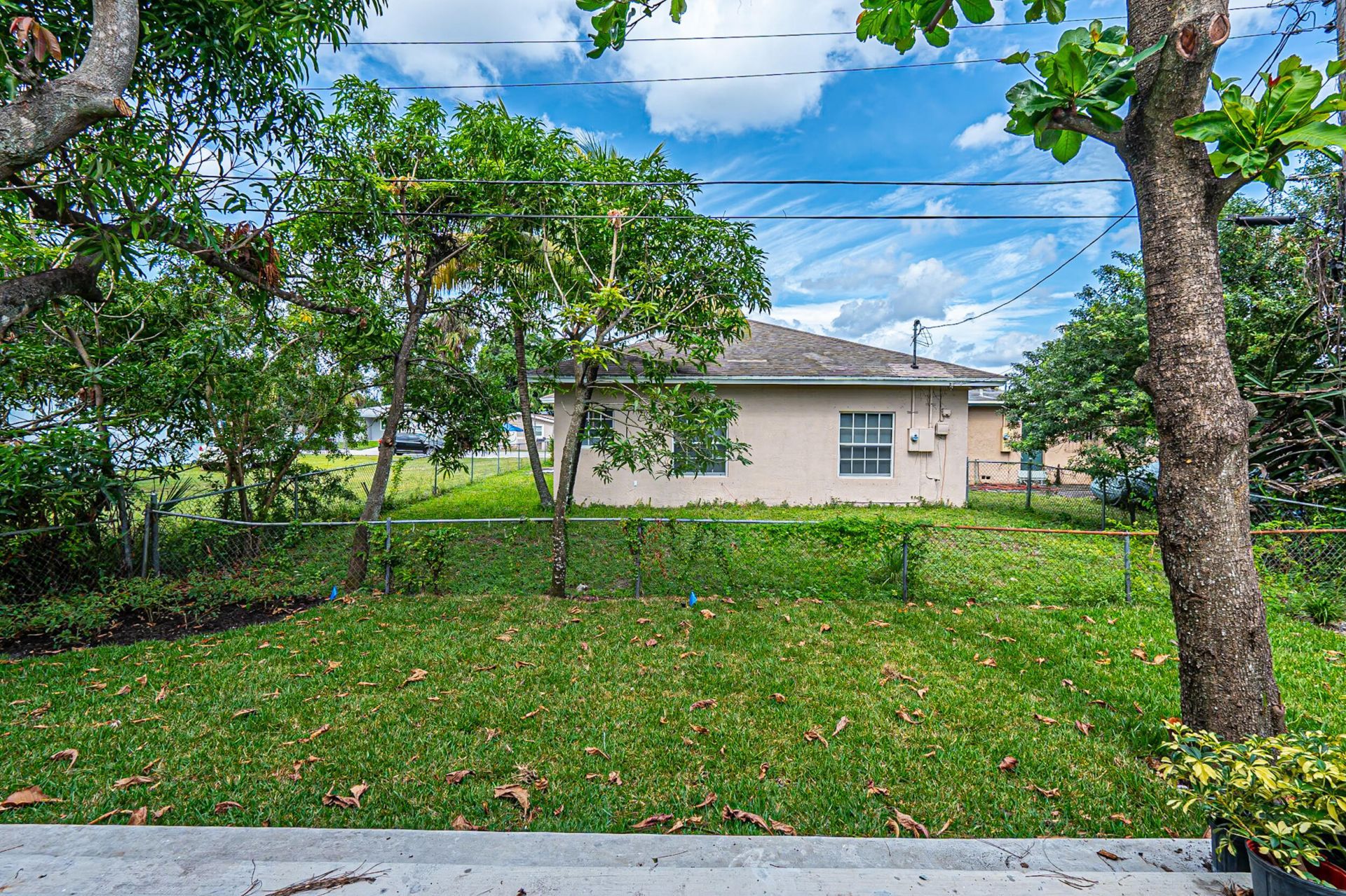 2725 NW 7th Street, Fort Lauderdale, FL 33311 Photo