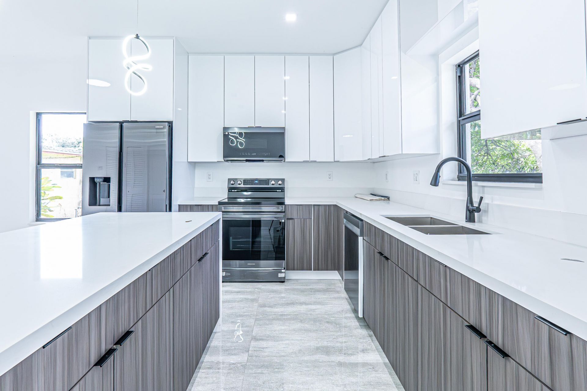 2725 NW 7th Street, Fort Lauderdale, FL 33311 Photo