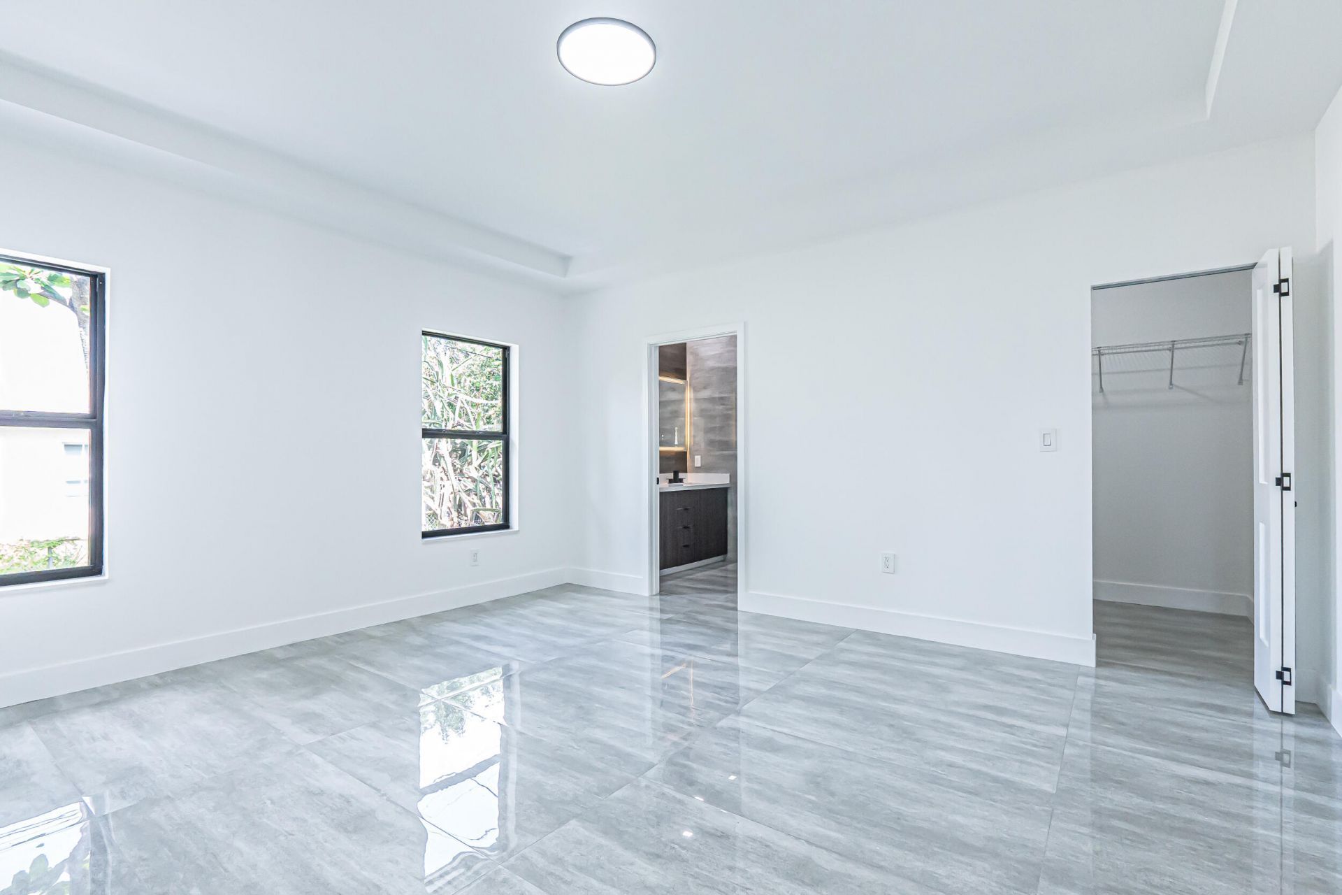 2725 NW 7th Street, Fort Lauderdale, FL 33311 Photo