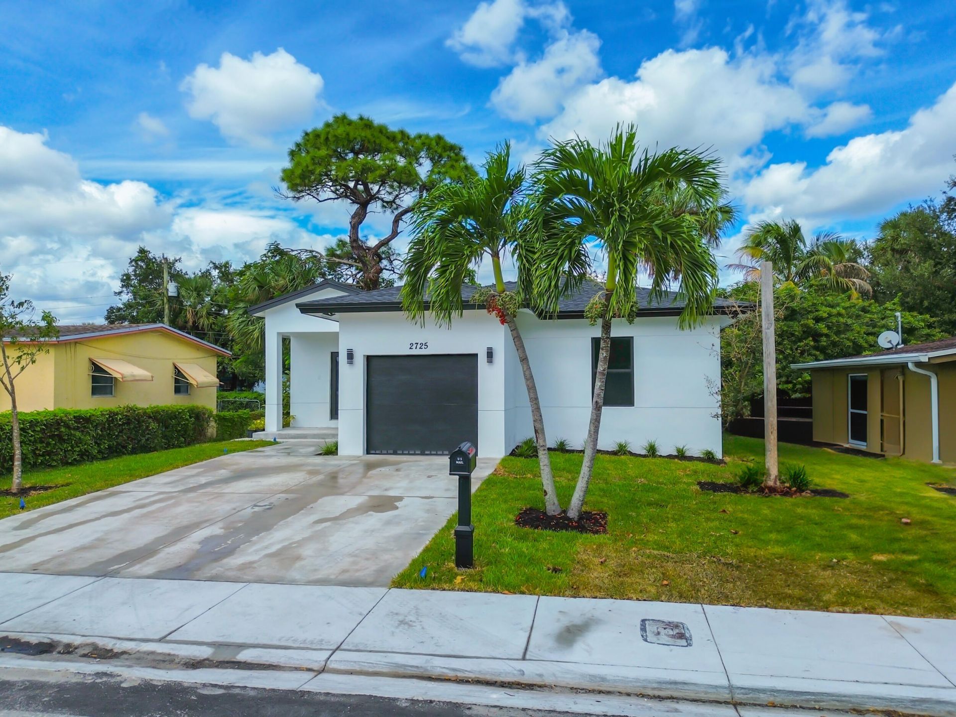 2725 NW 7th Street, Fort Lauderdale, FL 33311 Photo