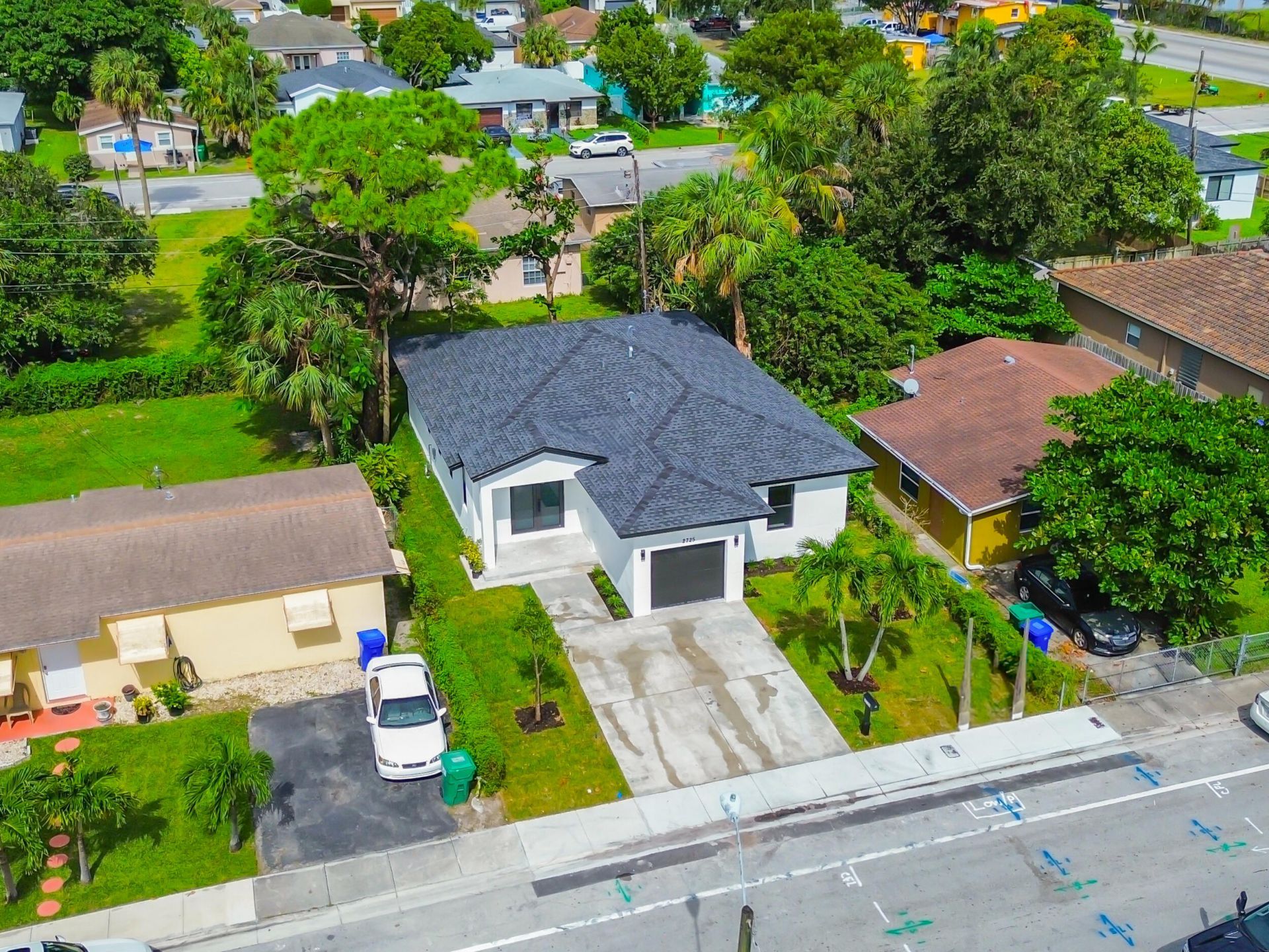 2725 NW 7th Street, Fort Lauderdale, FL 33311 Photo