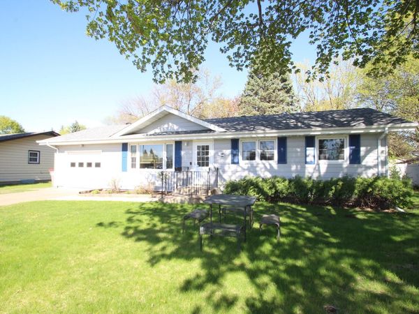 848 Dellwood Street S, Cambridge, MN 55008