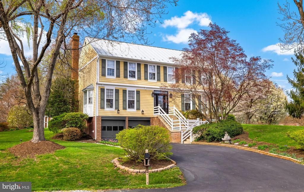 9849 South Park Circle, Fairfax Station, VA 22039 Main Photo