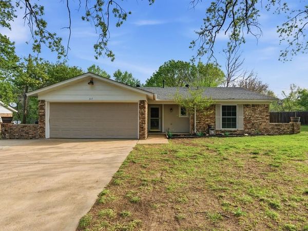 317 Glenhaven Drive, Azle, TX 76020